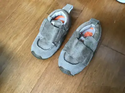 DR. SCHOLL’S BRAND SIZE 3 6-9 MONTH BROWN VELCRO WALKING SHOE, View more