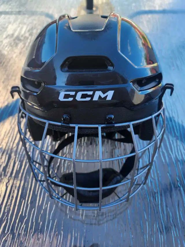 CCM Multi Sport Hockey Helmet- Kids in Hockey in Mississauga / Peel Region - Image 2