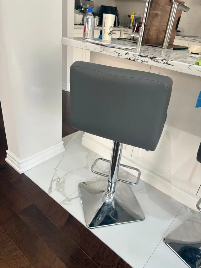bar stools for kitchen in Chairs & Recliners in Markham / York Region - Image 2