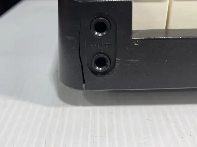 Roland RD-1 Digital Piano in Pianos & Keyboards in City of Montréal - Image 4