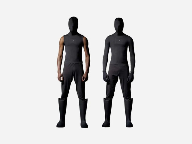 Yeezy × Gap Mens Long Sleeve Black Second Skin in Men's in City of Toronto - Image 2