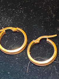 14K Gold Earrings, Diameter 1.5 inch . 1 Grams