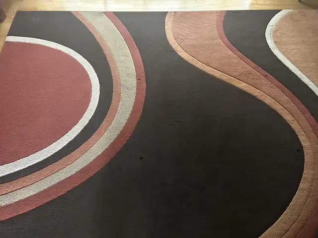 area rug in Rugs, Carpets & Runners in Markham / York Region - Image 2