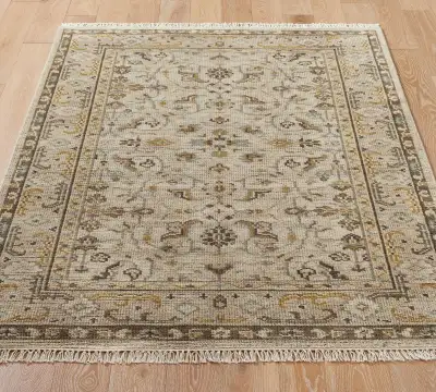 Available for pickup at L5J 0B1. - Size: 5’x8’ - Hand knotted of 100% wool. Pile Height: 0.25”. - Co...