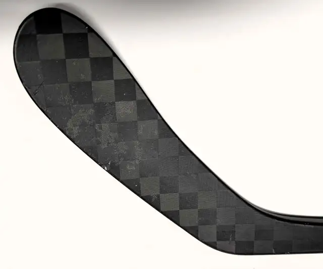 Intermediate Hockey Stick (used) in Hockey in Oakville / Halton Region - Image 6