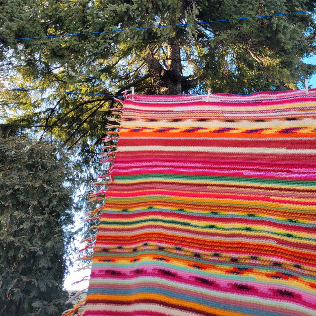 Hand Knitted Mexican Wool Blanket! Picnic Blankets  in Home Décor & Accents in Hamilton - Image 3