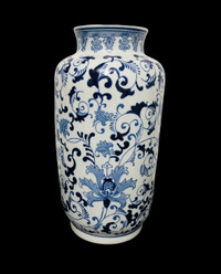 Large Chinese Blue and White floor vase