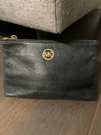 Small Black Leather Michael Kors bag with gold zipper 