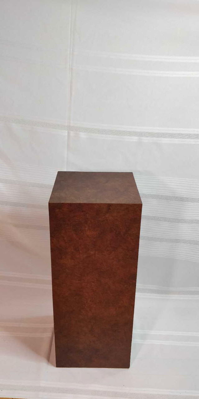 Decor or plant pedestal  in Other Tables in Ottawa - Image 2