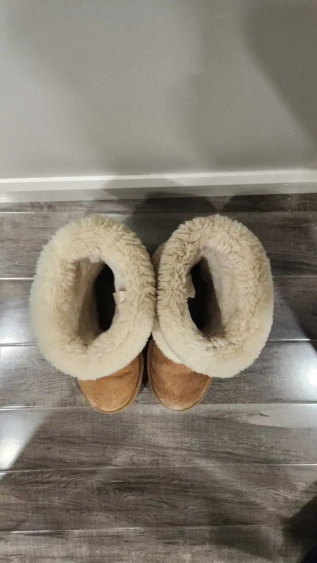 UGG Boots in Women's - Shoes in Markham / York Region - Image 3