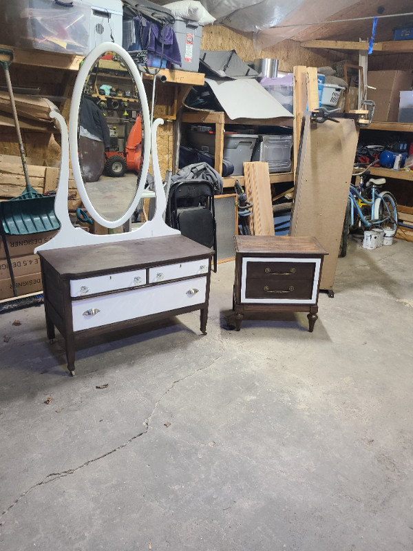 Dresser and night stand dans Commodes et armoires  à Sarnia