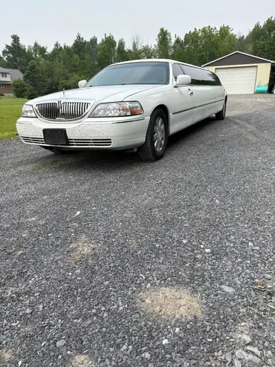 Good condition Limousine - A1 mechanical - Good AC/Heat - Recently saftey $10,870, obo