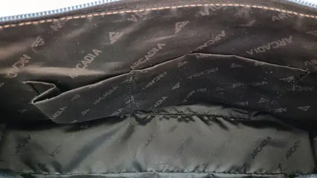 Arcadia Genuine Leather Handbag - Made in Italy, with gift in Women's - Bags & Wallets in City of Toronto - Image 9