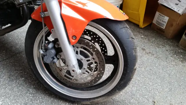 Suzuki SV650 bike part out in Motorcycle Parts & Accessories in Hamilton - Image 2