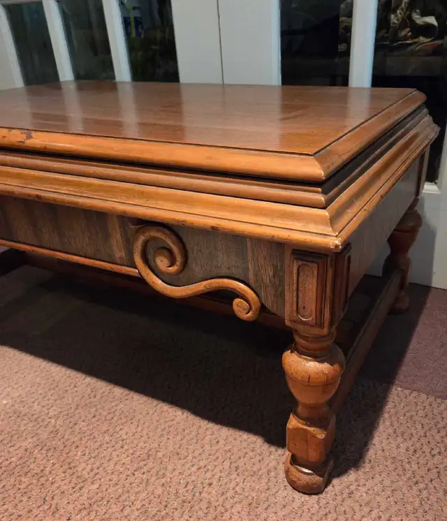 Vintage wooden coffee table by Thomasville in Coffee Tables in City of Toronto - Image 7