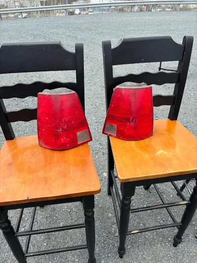 MK IV Sportwagen tail lights… no cracks. Fits 1999 to 2005 I believe. Sudbury, ON