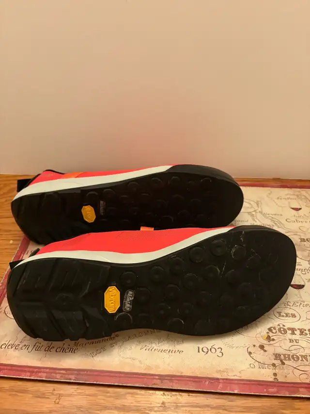 Salomon Wings Sky GTX Hiking Shoes - Men's 9.5 / Women's 11 in Men's Shoes in London - Image 3