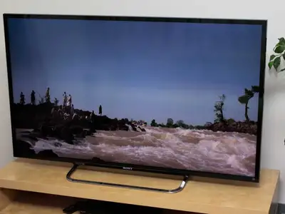 Sony 50" FHD LED TV + Google tv streamer, View more