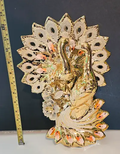 1940s Capadimonte porcelain vase peacock with seashells