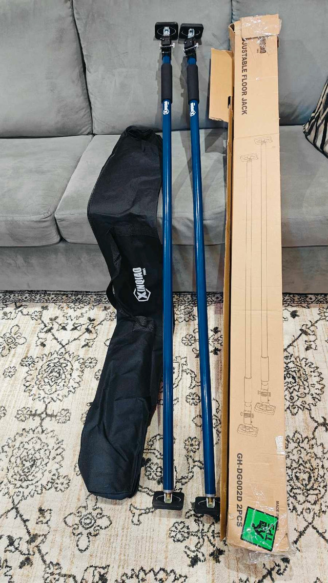 XINQUAO Adjustable Support Poles - 2 Pieces in Ladders & Scaffolding in City of Toronto