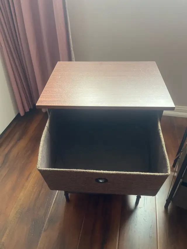Nightstands 2pcs in Dressers & Wardrobes in Oakville / Halton Region - Image 3