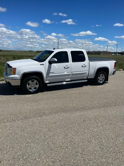 202000km, Well looked after, roll up tonneau cover, spray in box liner, sunroof, leather, Bose stere...