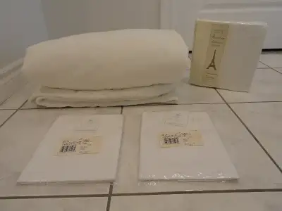 ObusForme TWIN QUILTED MATTRESS COVER & NEW TWIN SHEETS SET . #1. --- ObusForme Mattress Cover. ---...