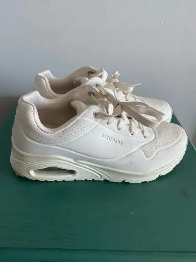 Women’s Skechers  sneakers  sz 7, View more