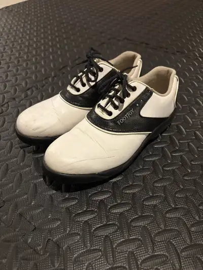 Women’s golf shoes, View more