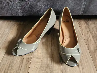 NOT USED women's Sofft peep toes (size 7) Reg. $130 only $25!!, View more