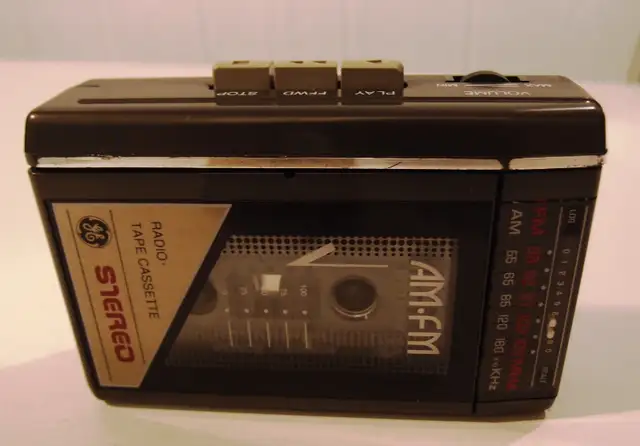 Cassete Tape player/ Radio Sony, Citizen, GE Walkman in Other in Markham / York Region - Image 4