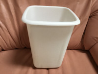 Rubbermaid Vanity Waste Basket