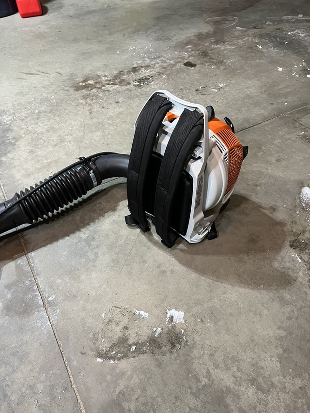 Stihl BR 200 Backpack Leaf/Snow blower Snowblowers Edmonton Kijiji