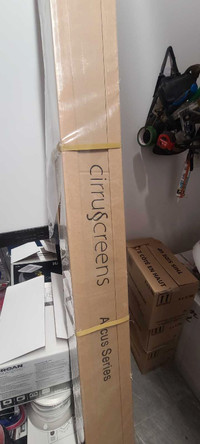 100inch CirrusScreens Projector BRAND NEW NEVER USED 
