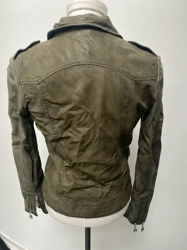 Women’s green leather jacket by DOMA in Women's - Tops & Outerwear in Mississauga / Peel Region - Image 3