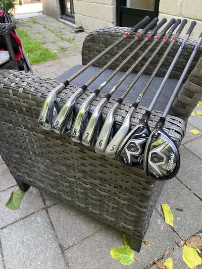 Titleist 915H hybrids & 714 AP1&AP2 iron set stiff, View more