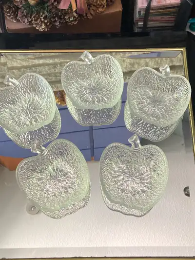 5  Crystal Glass Bowls In Excellent Condition, View more