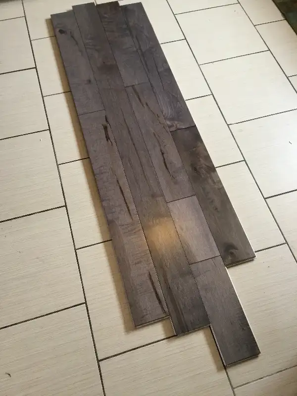 Plancher bois franc canadien in Floors & Walls in Longueuil / South Shore - Image 8