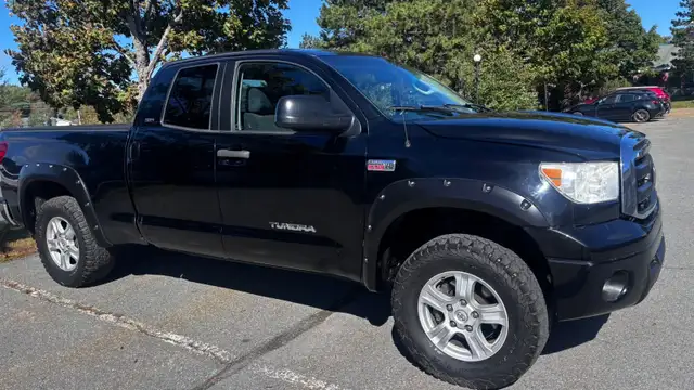 2010 TUNDRA 5.7 V8 FOR SALE