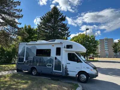 Moteur Mercedes 5 cyl, turbo diesel, 2.7L. Sans Urée. Moteur ultra fiable de Mercedes. Il est surnom...