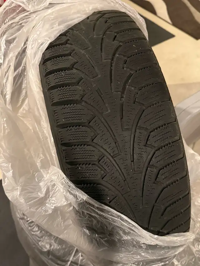 16” Winter Tires Hakkapeliitta 205/60/16 in Tires & Rims in Markham / York Region - Image 8