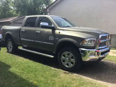 Immaculate condition, low kms, leather seats, power back sliding window, remote start. Small rust sp...