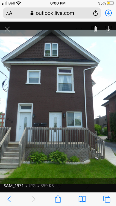One bedroom apartment for rent. Great downtown location. Large bedroom with full closet, full size b...