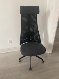 Office chair - excellent condition - pick up only