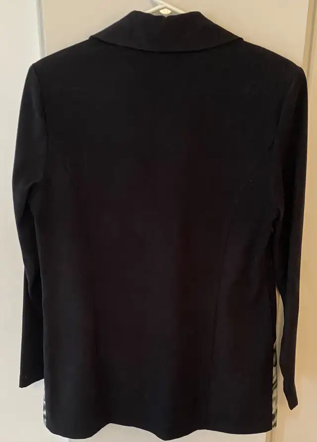 Velvety Zebra print blazer - Large in Women's - Tops & Outerwear in Mississauga / Peel Region - Image 3