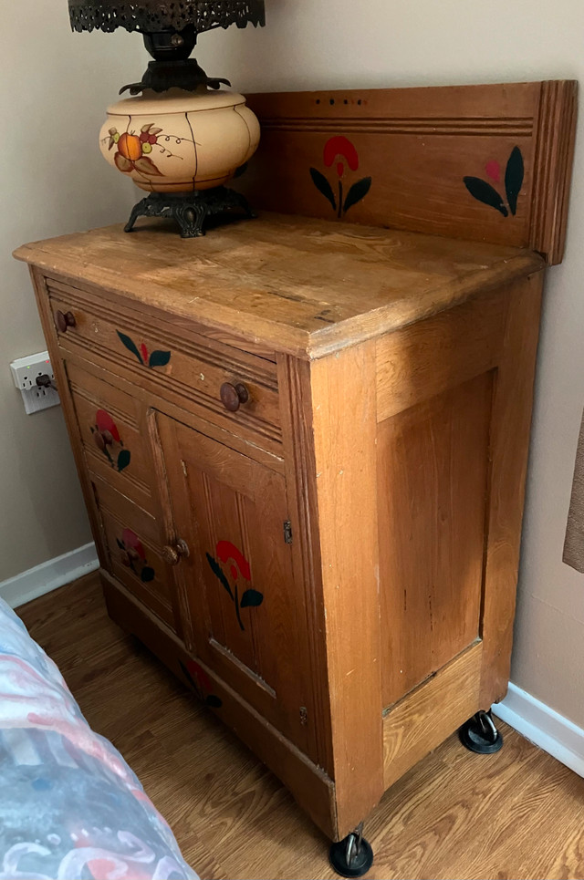 MEUBLE ANTIQUE dans Art et objets de collection  à Longueuil/Rive Sud