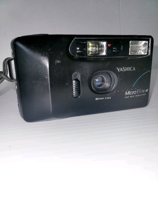 Yashica Micro Elite AF Point & Shoot 35mm Film Camera  dans Autre  à Ville de Montréal - Image 3
