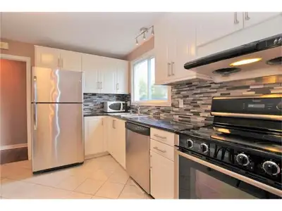 Sept 1st Top Floor Student Room Female House Carleton Algonquin