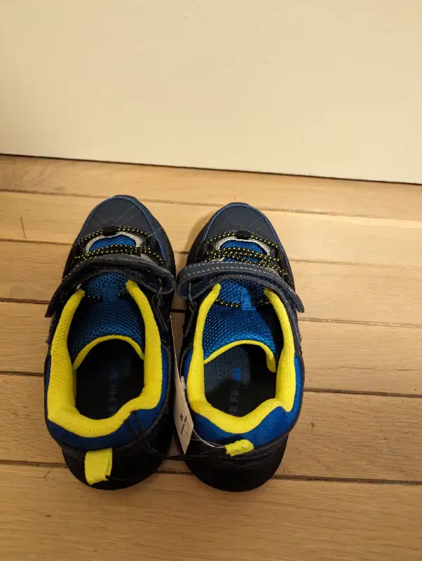 Joe Fresh Boys shoes, size 12 - new! in Kids & Youth in City of Toronto - Image 5