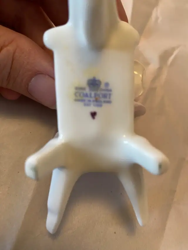 Coalport Bone China Figurine in Arts & Collectibles in Mississauga / Peel Region - Image 6